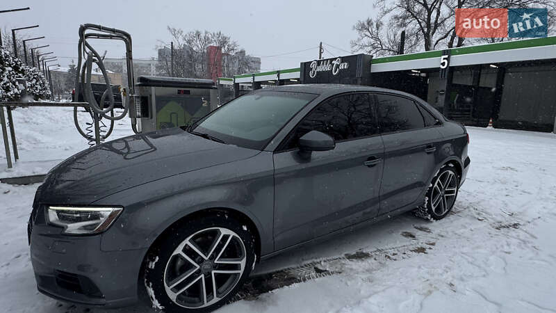 Седан Audi A3 2017 в Ізюмі