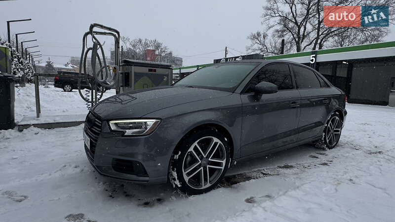 Седан Audi A3 2017 в Ізюмі