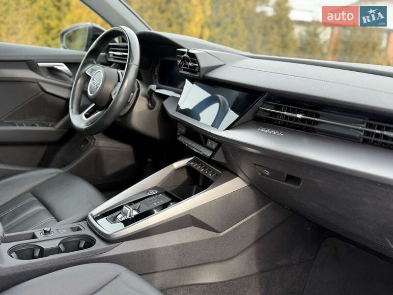 Седан Audi A3 2023 в Львове