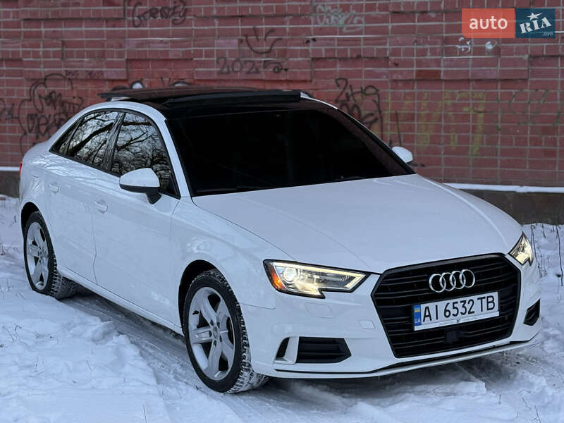Седан Audi A3 2017 в Чернигове