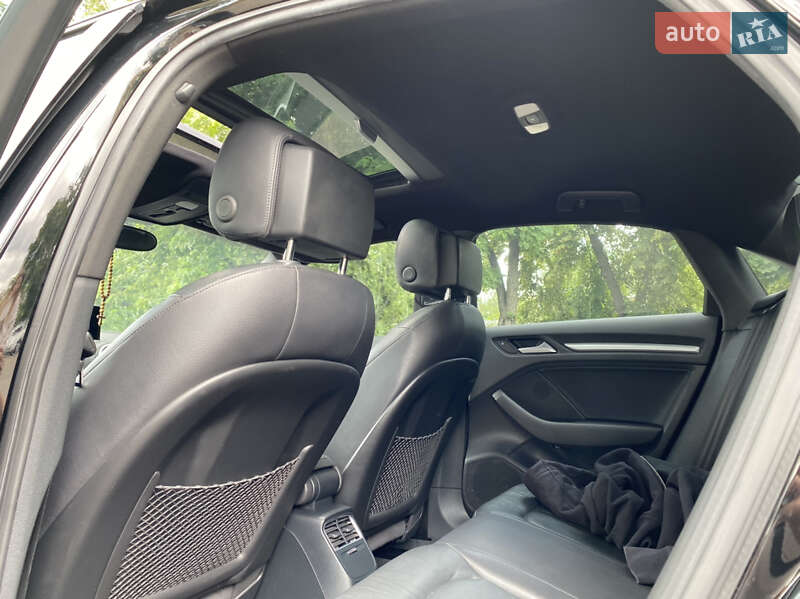 Седан Audi A3 2015 в Киеве