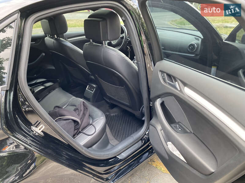 Седан Audi A3 2015 в Киеве