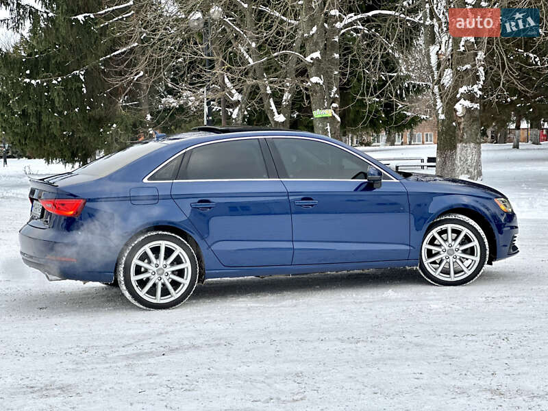 Седан Audi A3 2014 в Ромнах