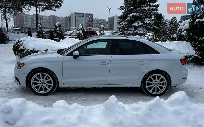 Седан Audi A3 2015 в Львове