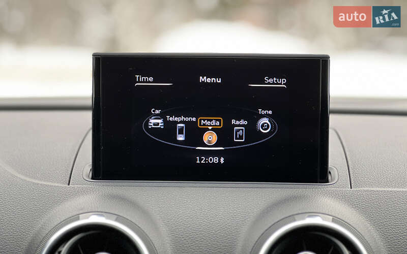 Седан Audi A3 2015 в Львове