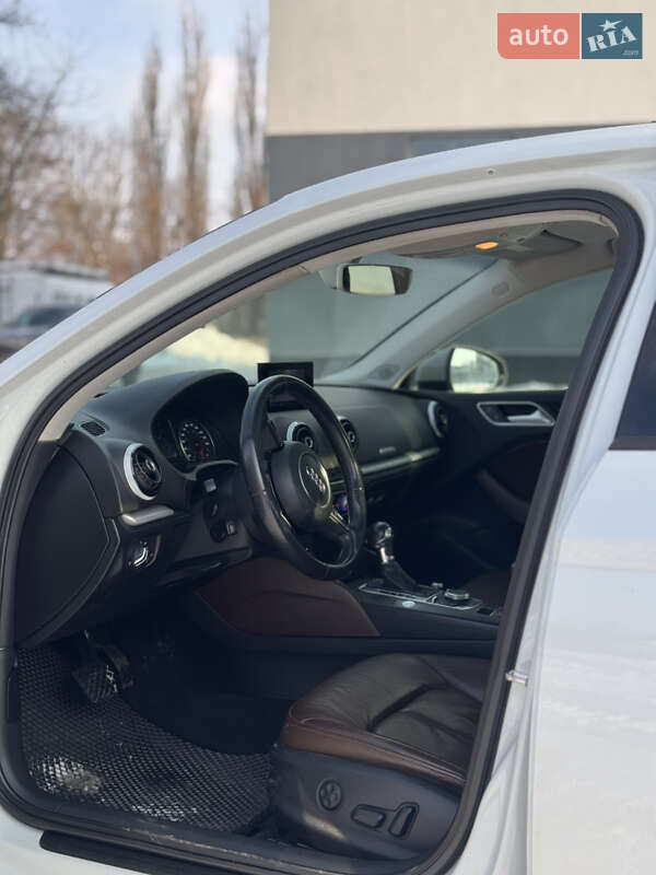 Седан Audi A3 2015 в Хмельницком