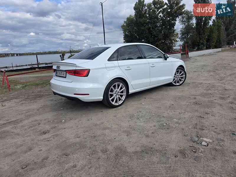 Седан Audi A3 2014 в Днепре