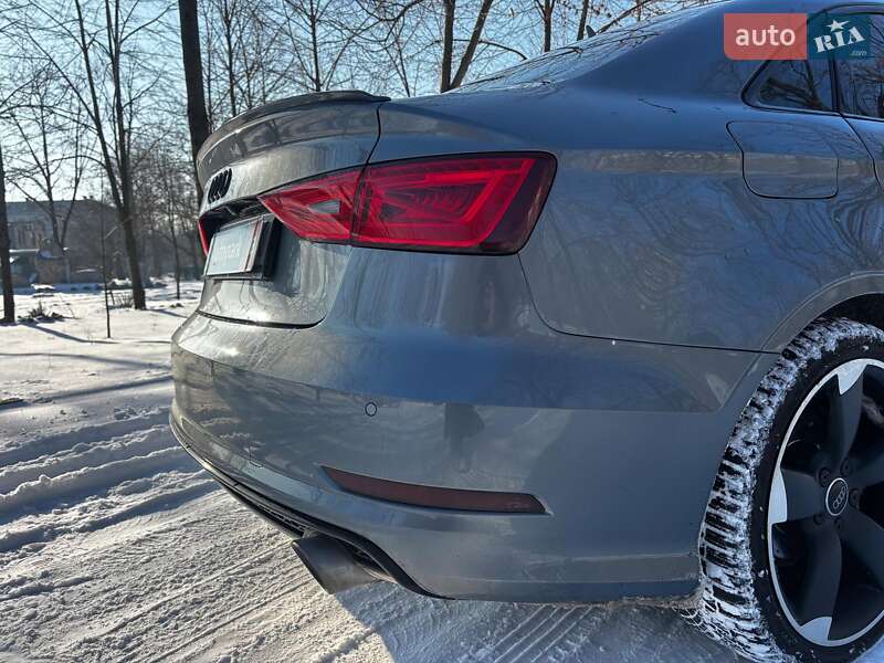 Седан Audi A3 2016 в Запорожье