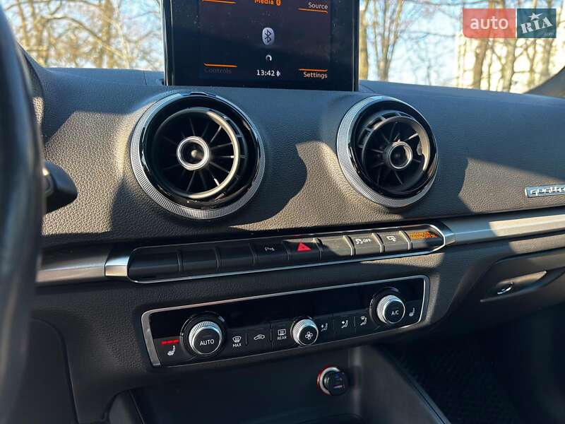 Седан Audi A3 2016 в Запорожье