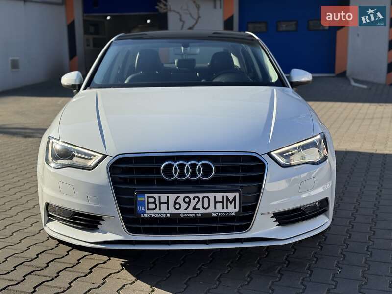 Седан Audi A3 2016 в Одессе