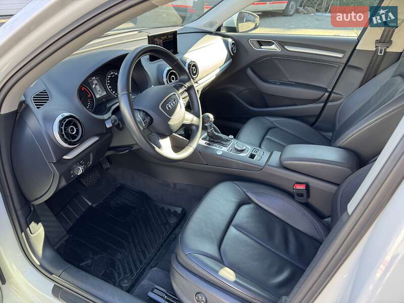 Седан Audi A3 2016 в Одессе