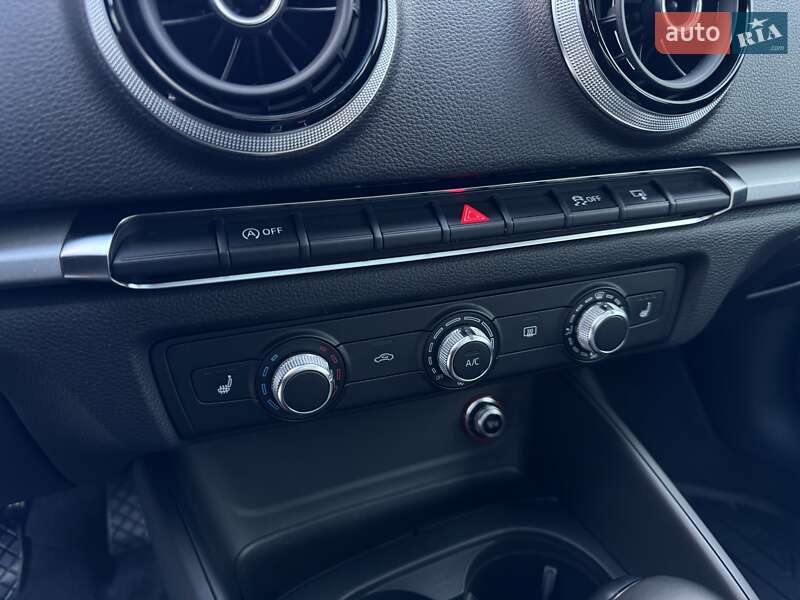 Седан Audi A3 2016 в Одессе