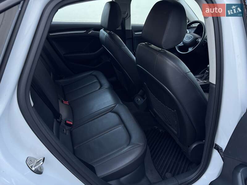 Седан Audi A3 2016 в Одессе