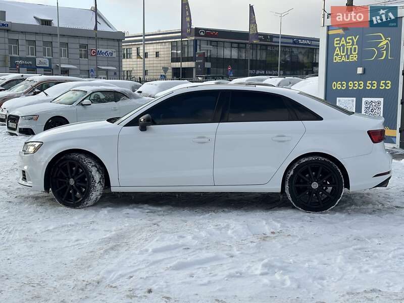 Седан Audi A3 2016 в Киеве
