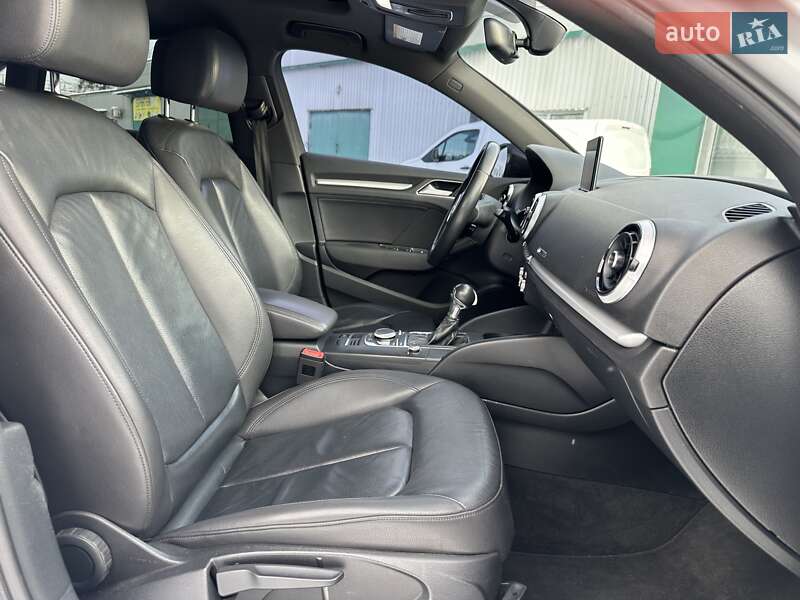 Седан Audi A3 2016 в Киеве