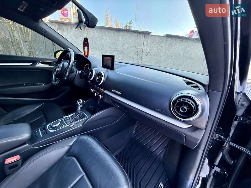 Седан Audi A3 2016 в Одессе
