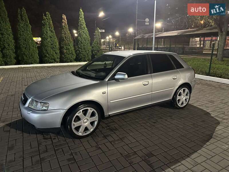 Хэтчбек Audi A3 2002 в Киеве