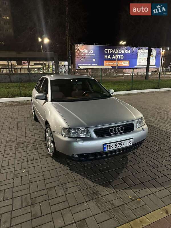 Хэтчбек Audi A3 2002 в Киеве