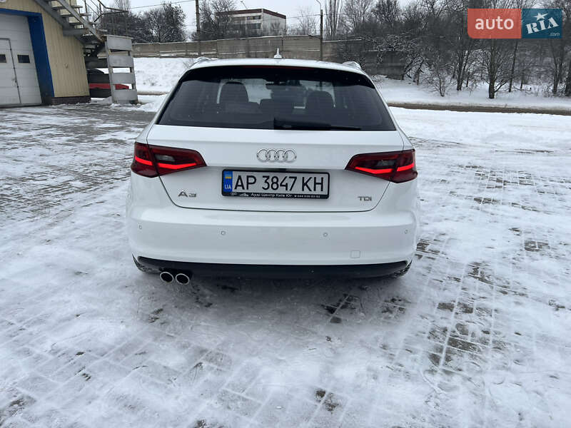Хэтчбек Audi A3 2016 в Запорожье