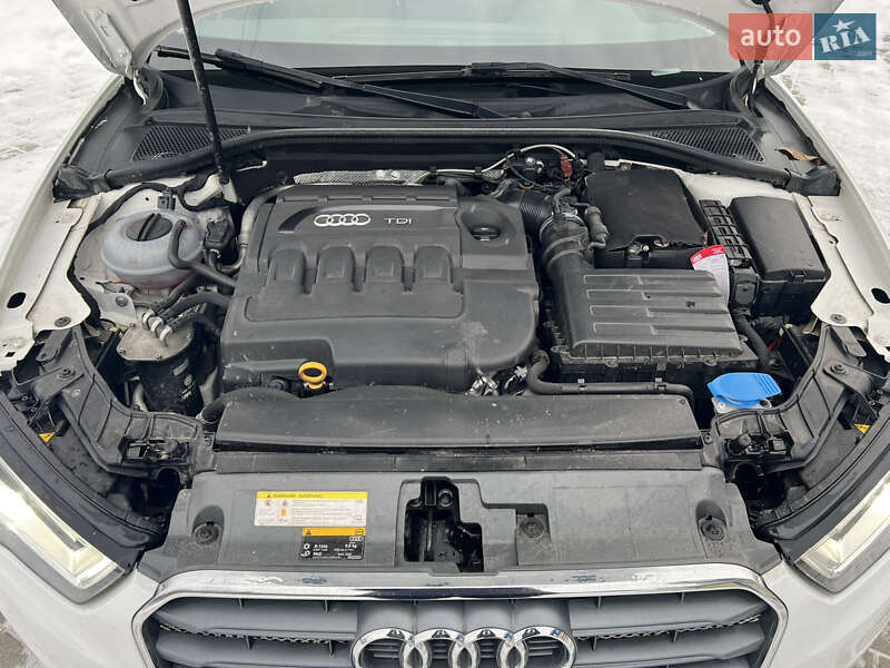 Хэтчбек Audi A3 2016 в Запорожье