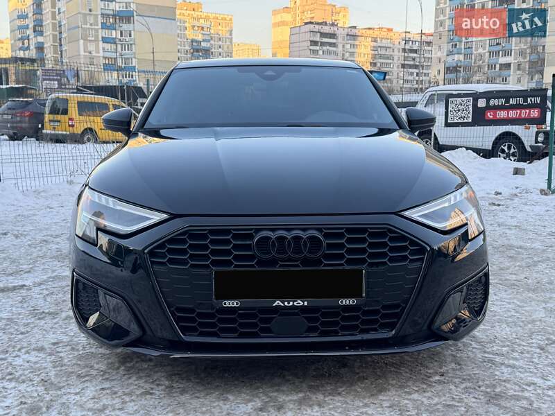 Седан Audi A3 2023 в Киеве