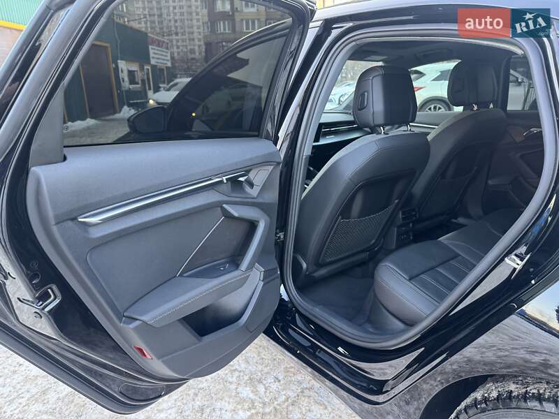 Седан Audi A3 2023 в Киеве