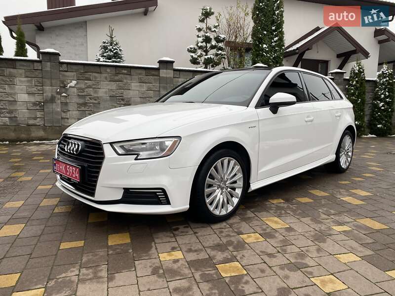 Хэтчбек Audi A3 2017 в Ровно
