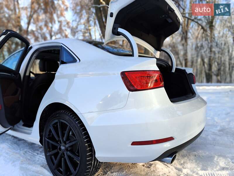 Седан Audi A3 2015 в Києві