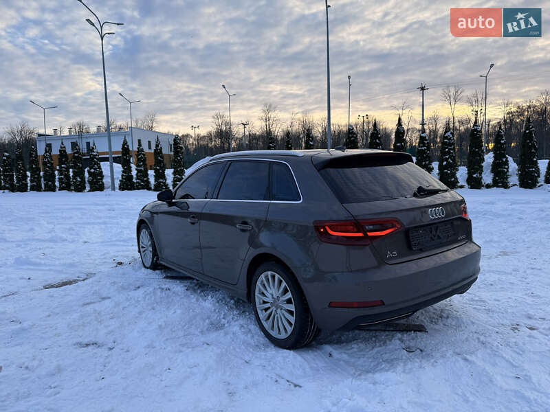 Хетчбек Audi A3 2016 в Харкові