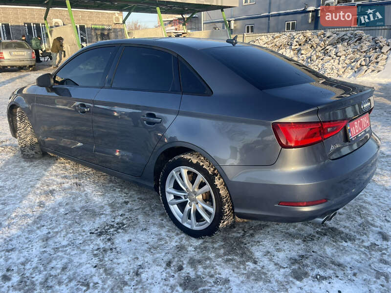 Седан Audi A3 2015 в Чернігові