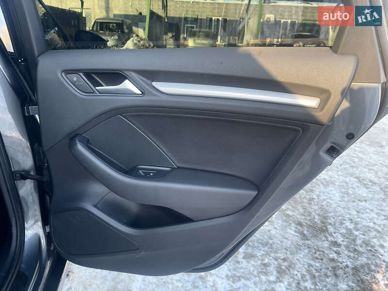 Седан Audi A3 2015 в Чернігові