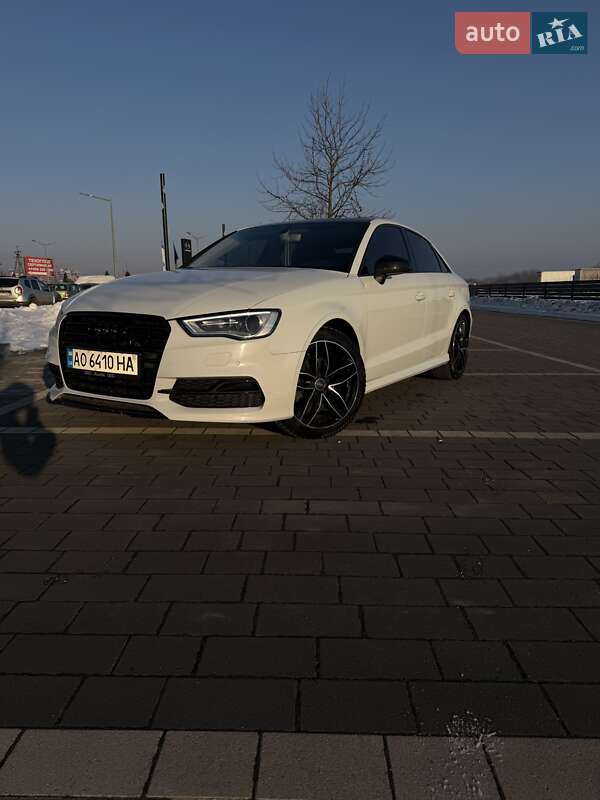 Седан Audi A3 2016 в Мукачевому