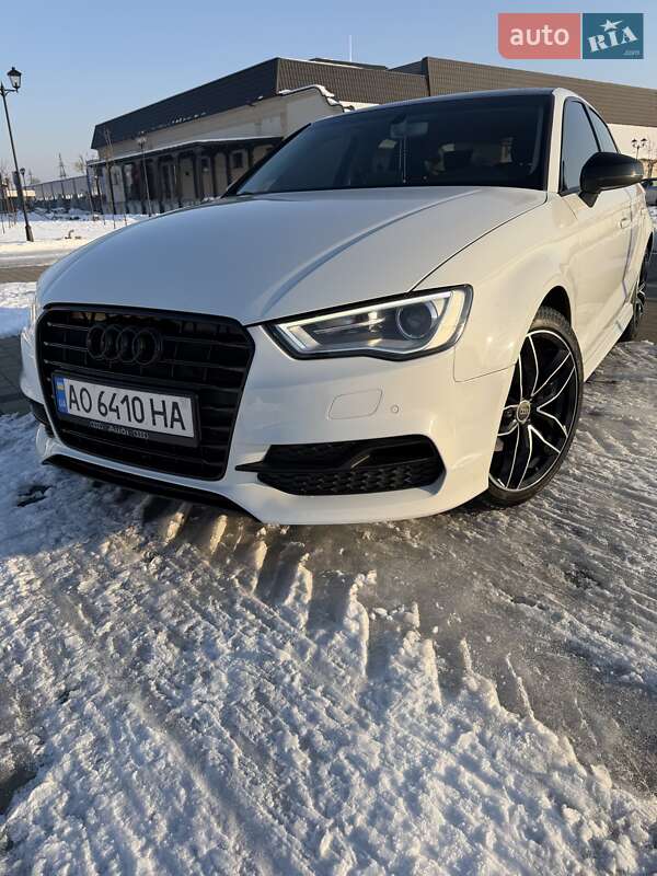 Седан Audi A3 2016 в Мукачевому