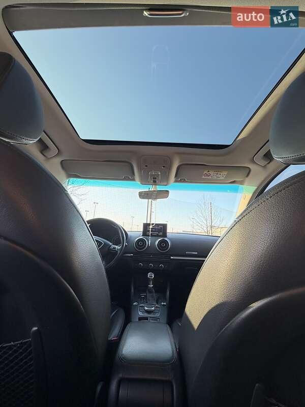 Седан Audi A3 2016 в Мукачевому