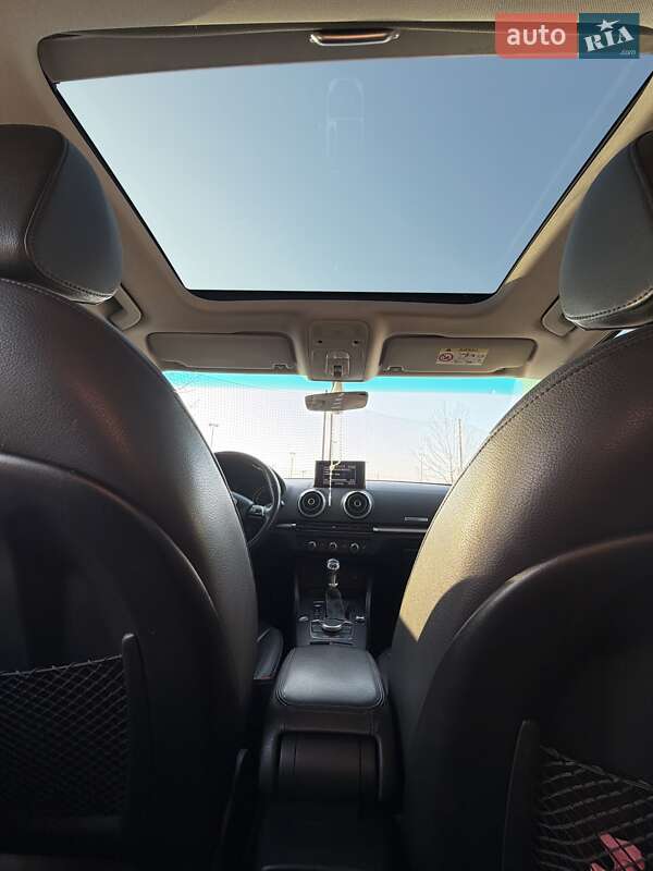 Седан Audi A3 2016 в Мукачевому