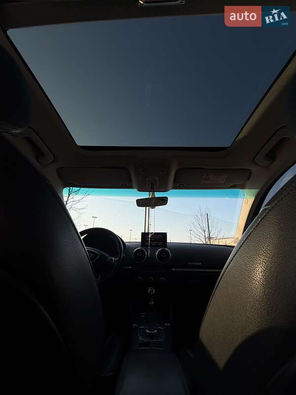 Седан Audi A3 2016 в Мукачевому