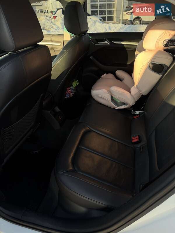 Седан Audi A3 2016 в Мукачевому