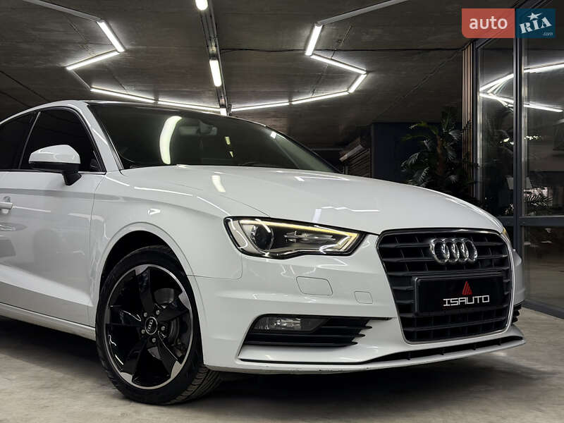 Седан Audi A3 2015 в Одессе