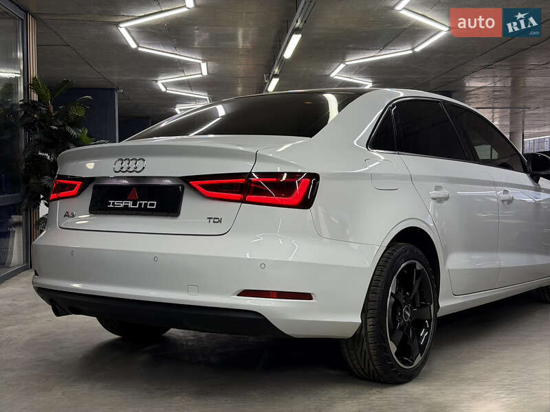 Седан Audi A3 2015 в Одессе