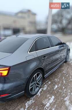 Седан Audi A3 2018 в Кропивницком