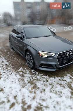 Седан Audi A3 2018 в Кропивницком
