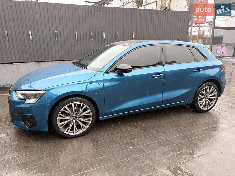 Хэтчбек Audi A3 2021 в Ивано-Франковске