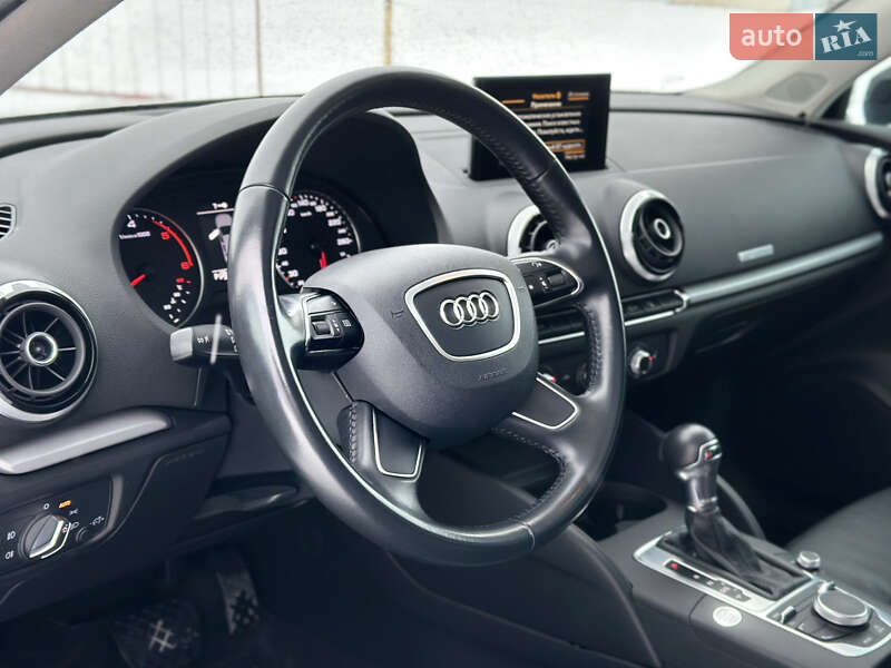 Седан Audi A3 2016 в Харькове