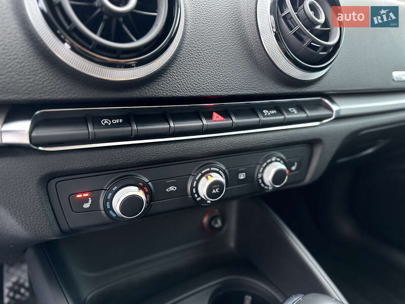 Седан Audi A3 2016 в Харькове