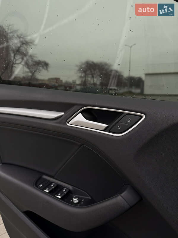 Седан Audi A3 2016 в Одессе