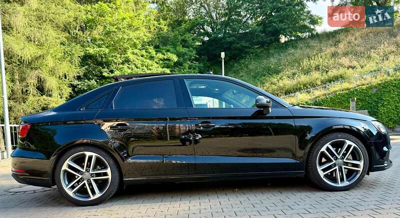 Седан Audi A3 2019 в Ивано-Франковске