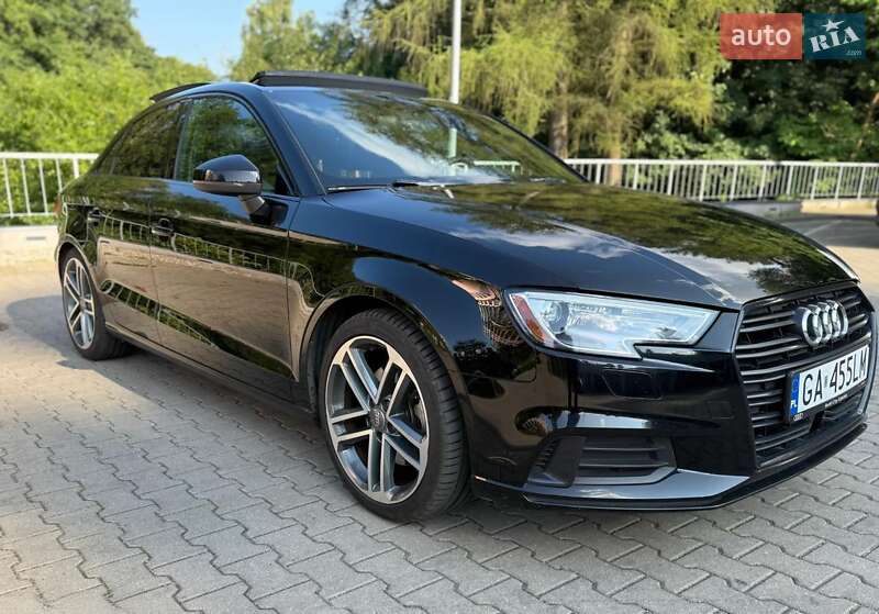 Седан Audi A3 2019 в Ивано-Франковске