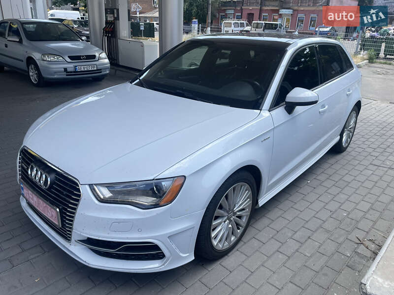 Хетчбек Audi A3 2016 в Дніпрі фото 3 Хетчбек Audi A3 2016 в Дніпрі
