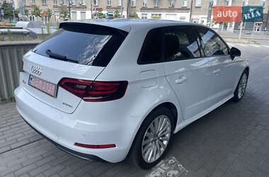 Хэтчбек Audi A3 2016 в Днепре