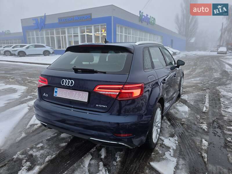 Хетчбек Audi A3 2017 в Кропивницькому фото 28 Хетчбек Audi A3 2017 в Кропивницькому